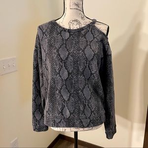express · one eleven snakeskin cut out shoulder sweatshirt